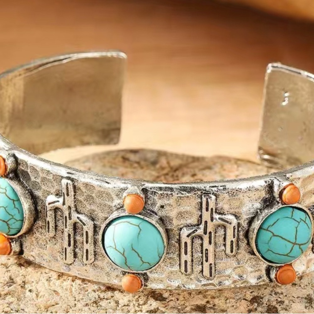 NWT Vintage Style Cuff Bracelet with Inlaid Turquoise stones.